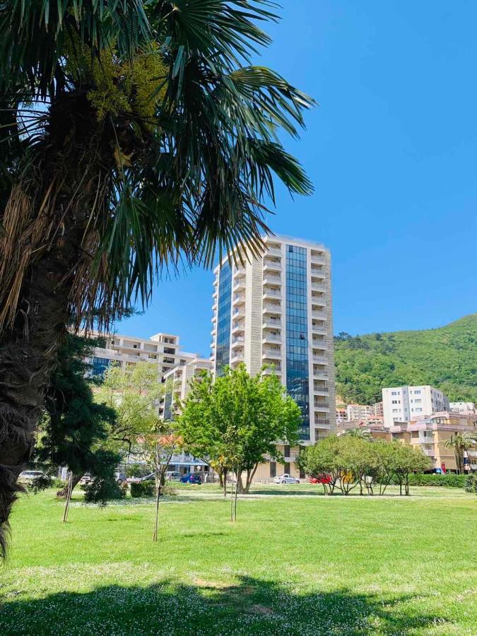 Lux Beach Apartment Budva Exteriör bild