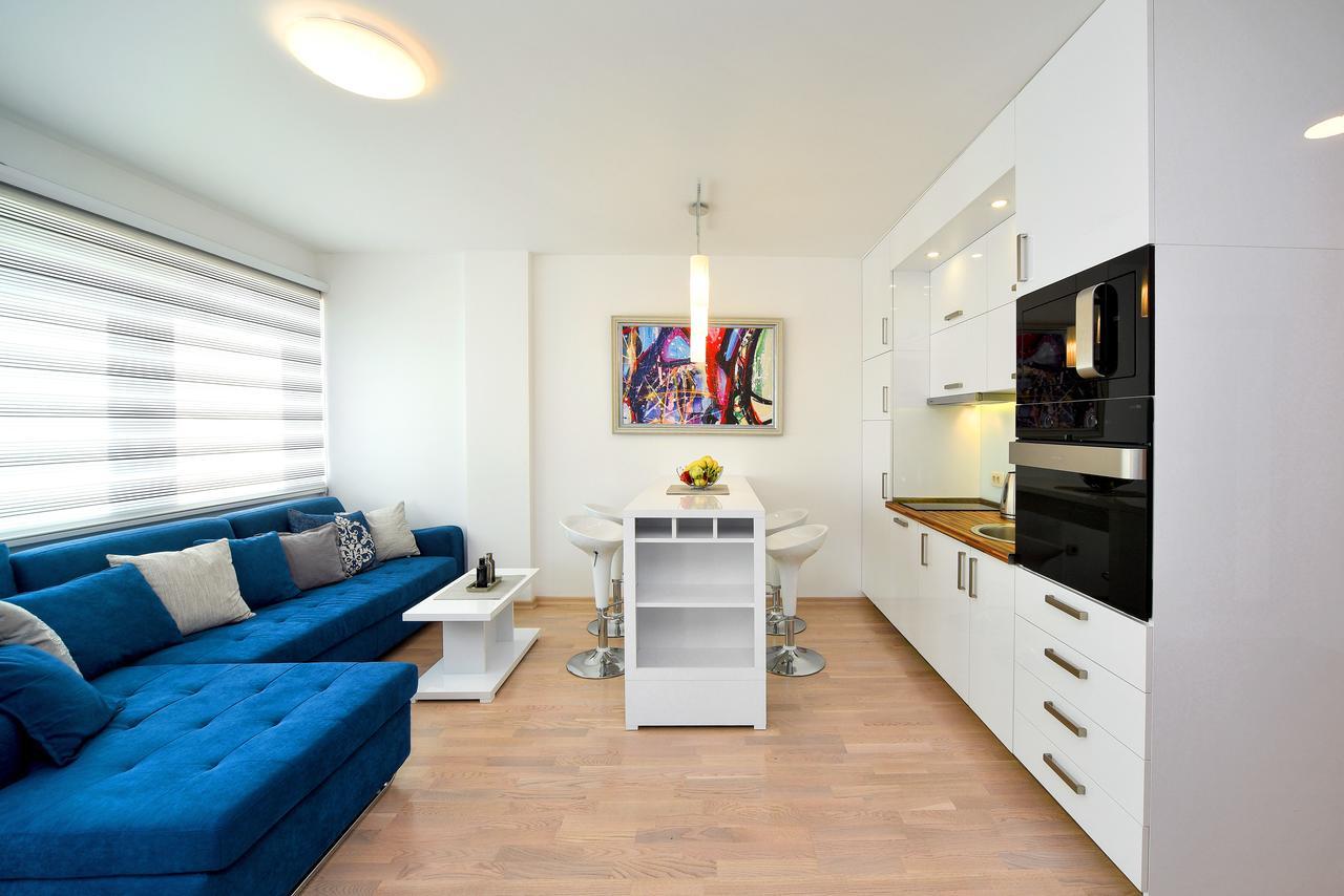 Lux Beach Apartment Budva Exteriör bild