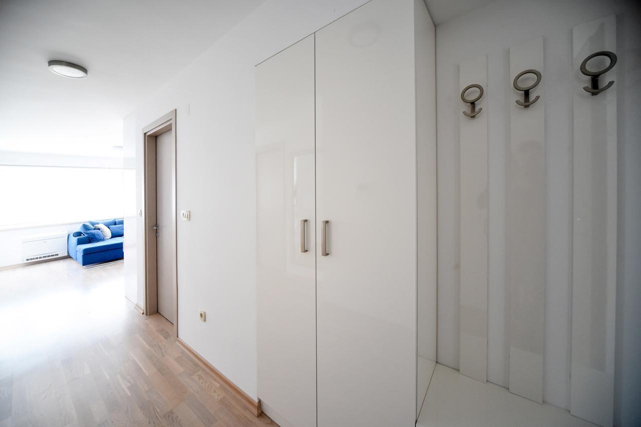 Lux Beach Apartment Budva Exteriör bild